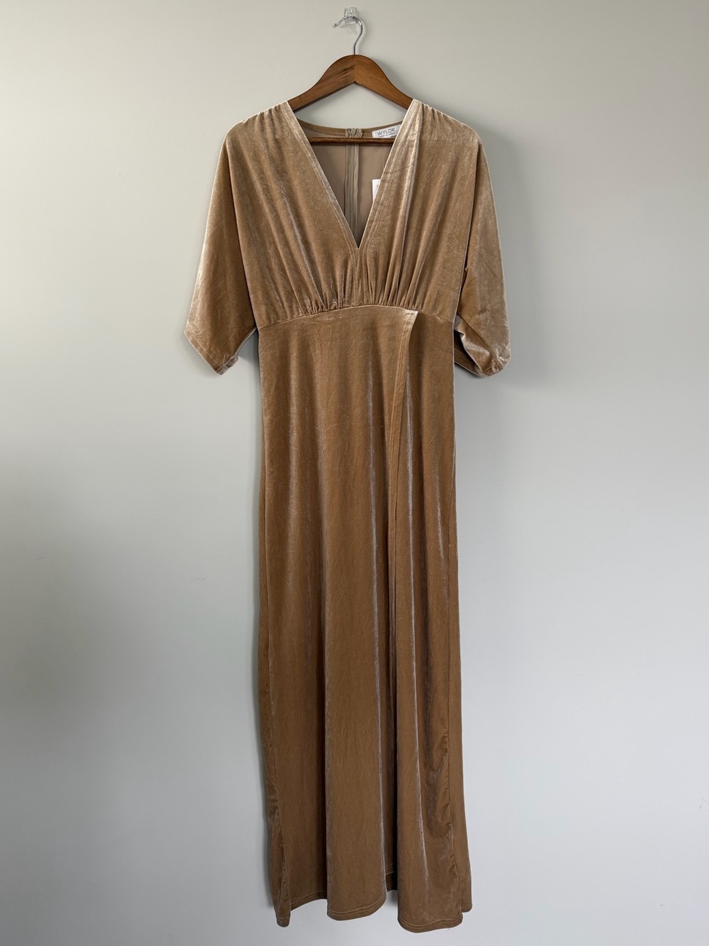 NWT Urban Outfitters WYLDR Velvet V-Neck Maxi Dress Sand Sable Size L - Picture 3 of 16